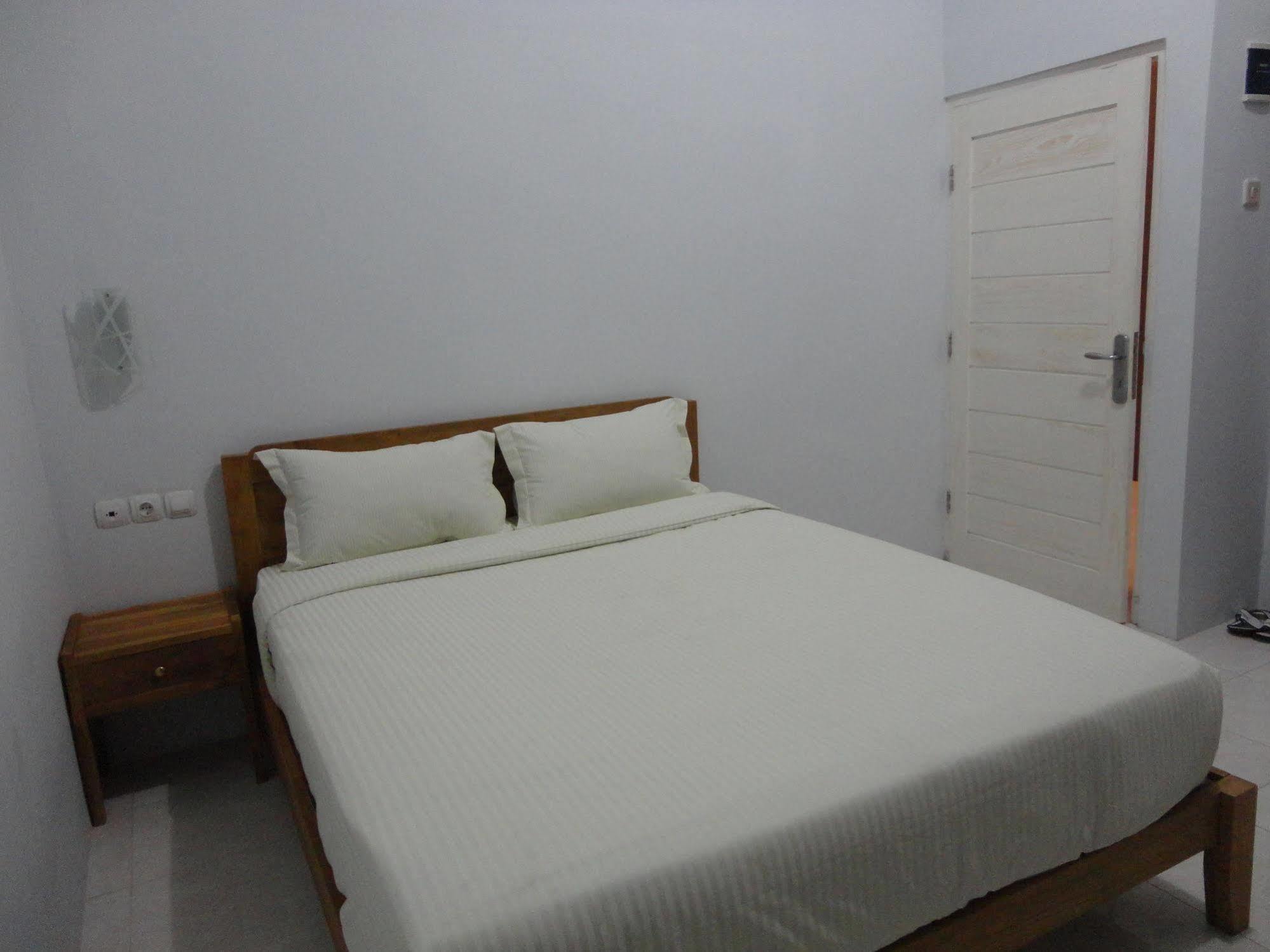 Pendowo Huis Guest House Jogjakarta Buitenkant foto